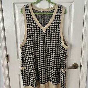 Black & Cream Houndstooth Knit Vest XXL